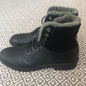 Robert Wayne Black Boots with Faux Fur Sz 10